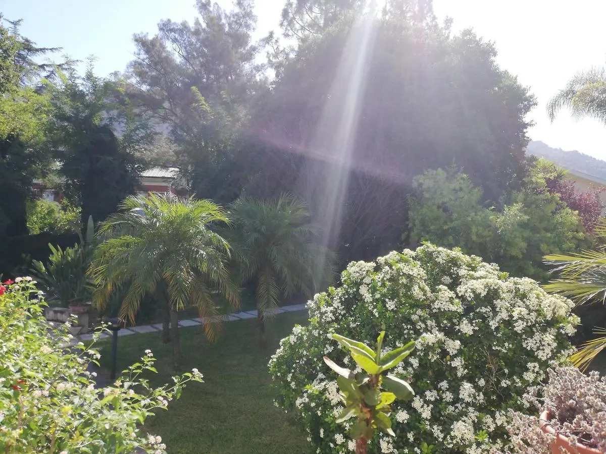 B & B Villa Flora Mondello Bed and breakfast