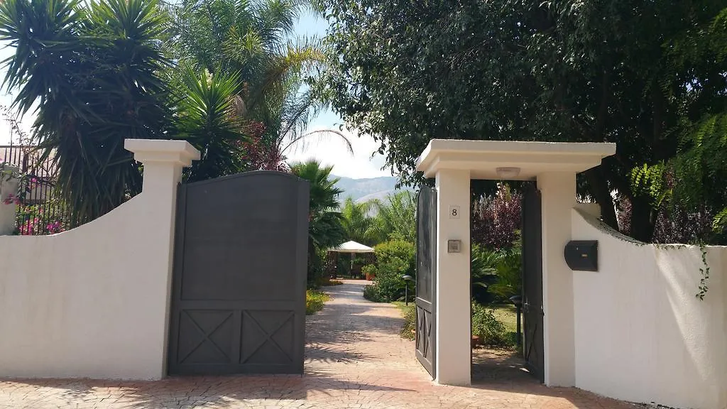 B & B Villa Flora Mondello 0*,  Italia