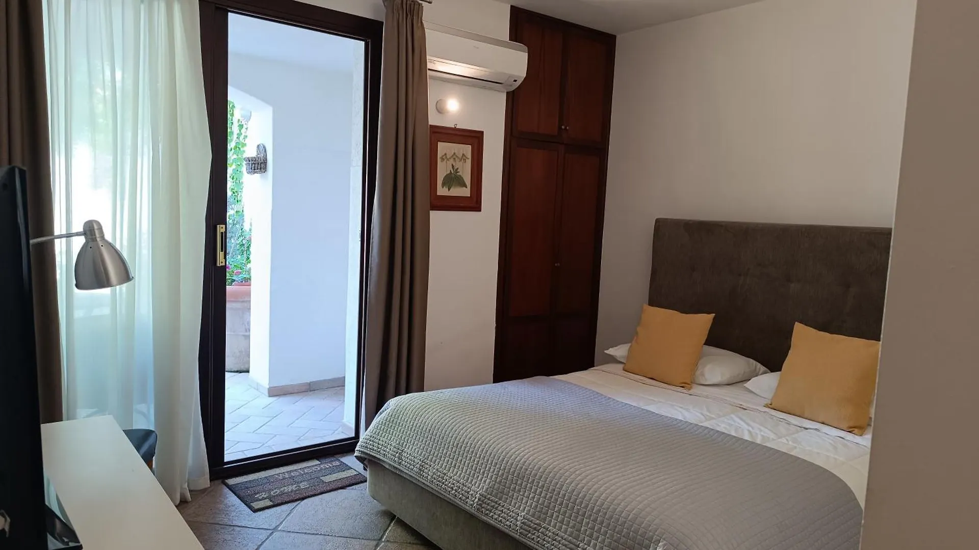B & B Villa Flora Монделло